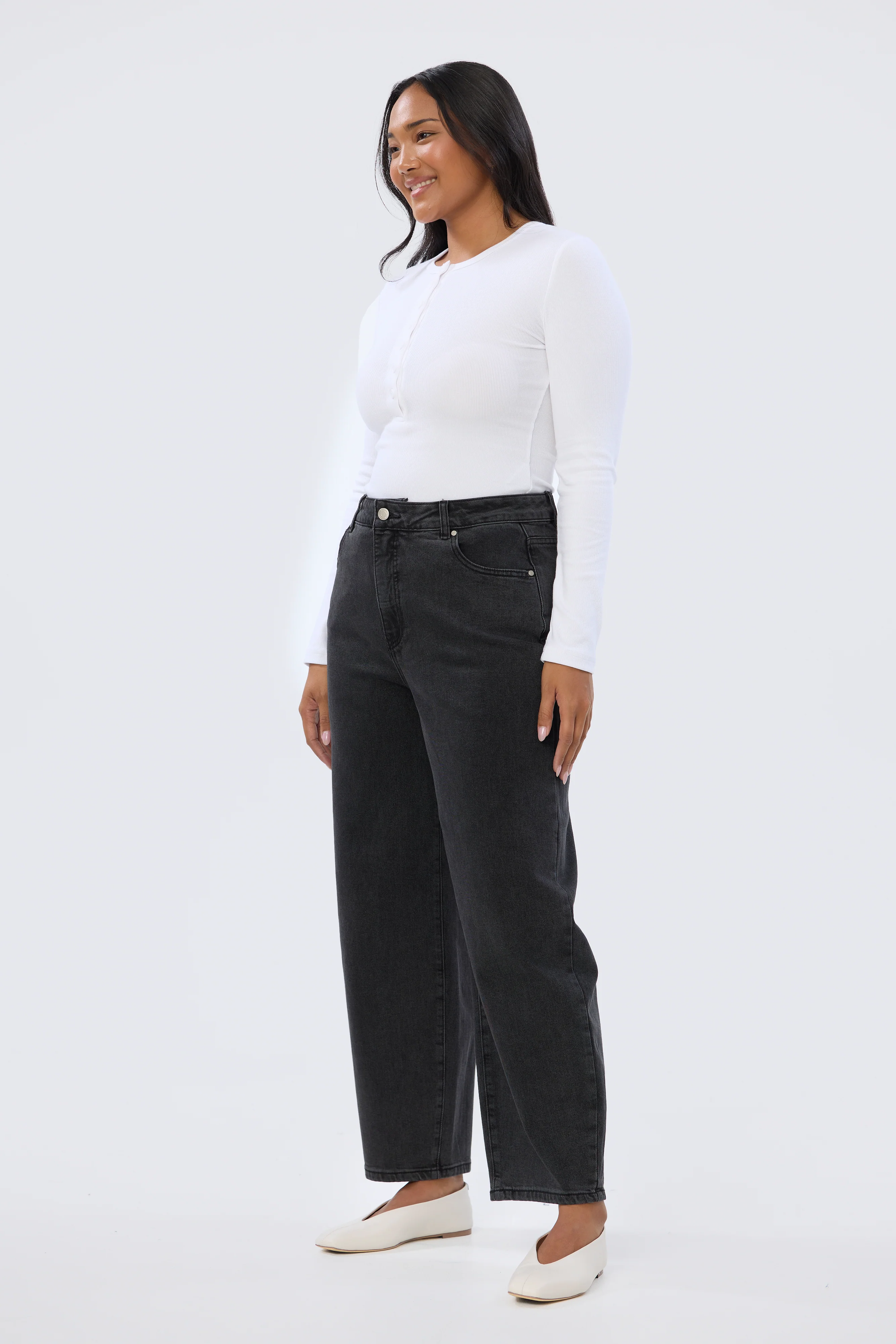 Signature Barrel Leg Jeans - Black Wash (Pre-Order) - Image 3