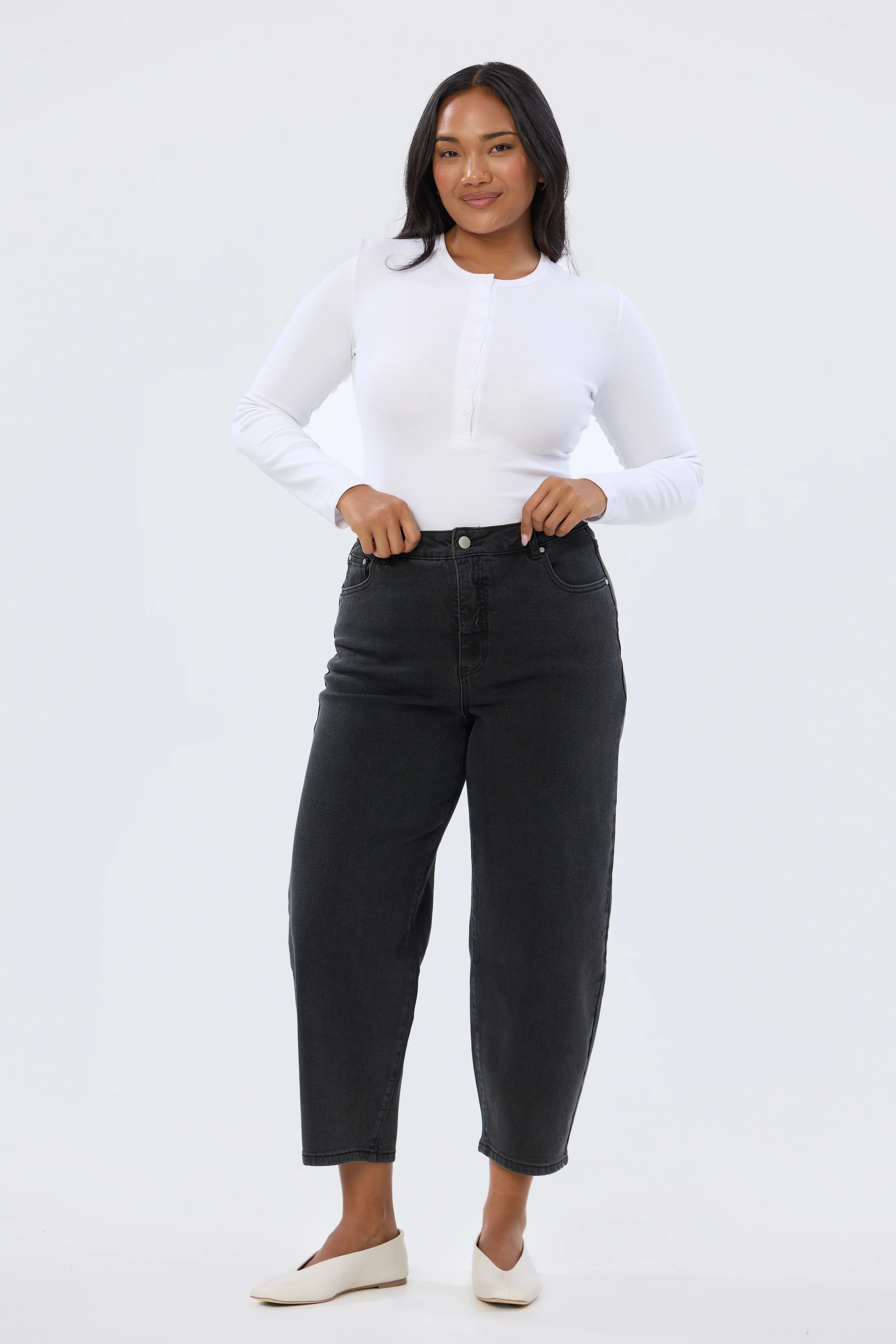 Signature Barrel Leg Jeans - Black Wash (Pre-Order) - Image 6
