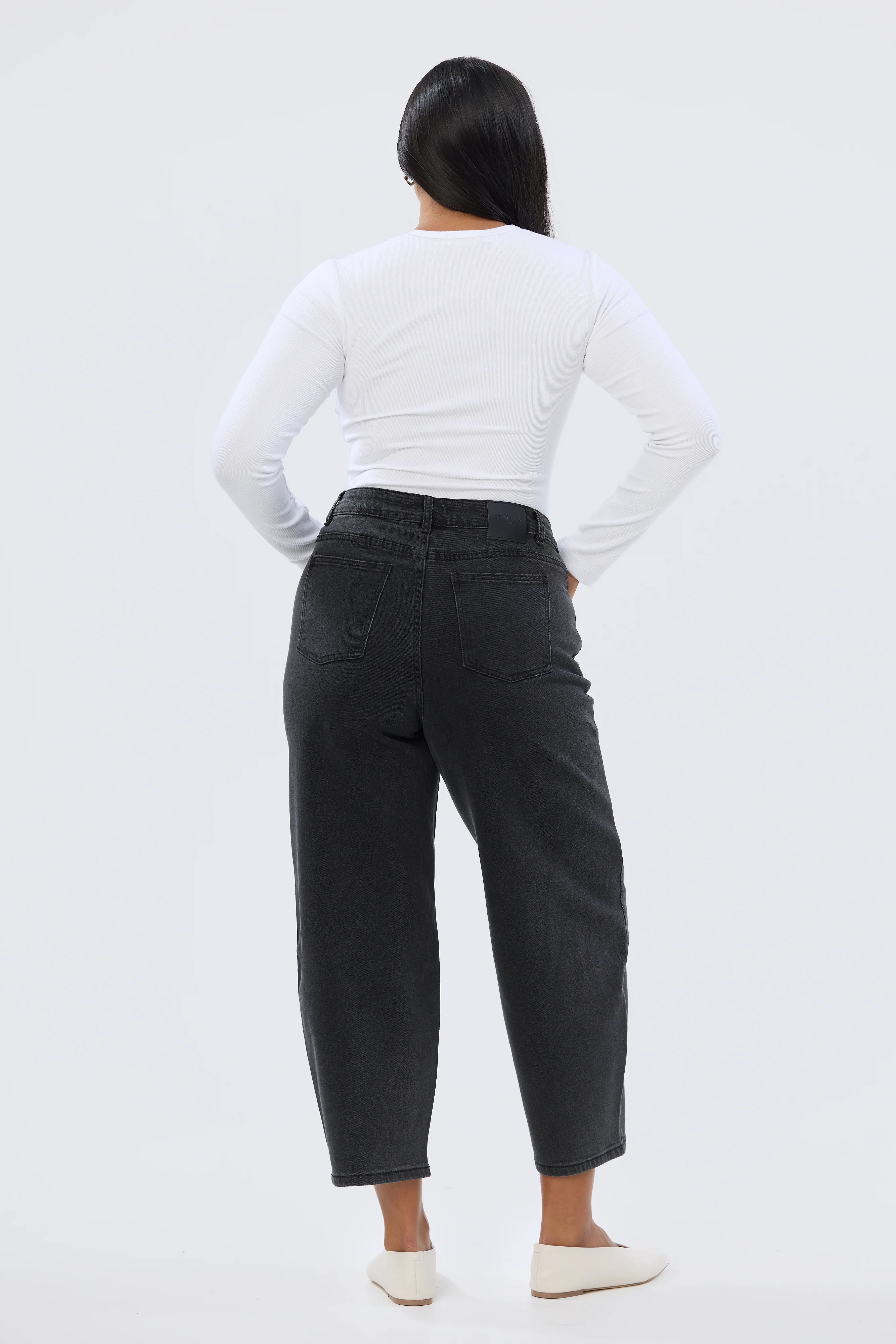 Signature Barrel Leg Jeans - Black Wash (Pre-Order) - Image 8