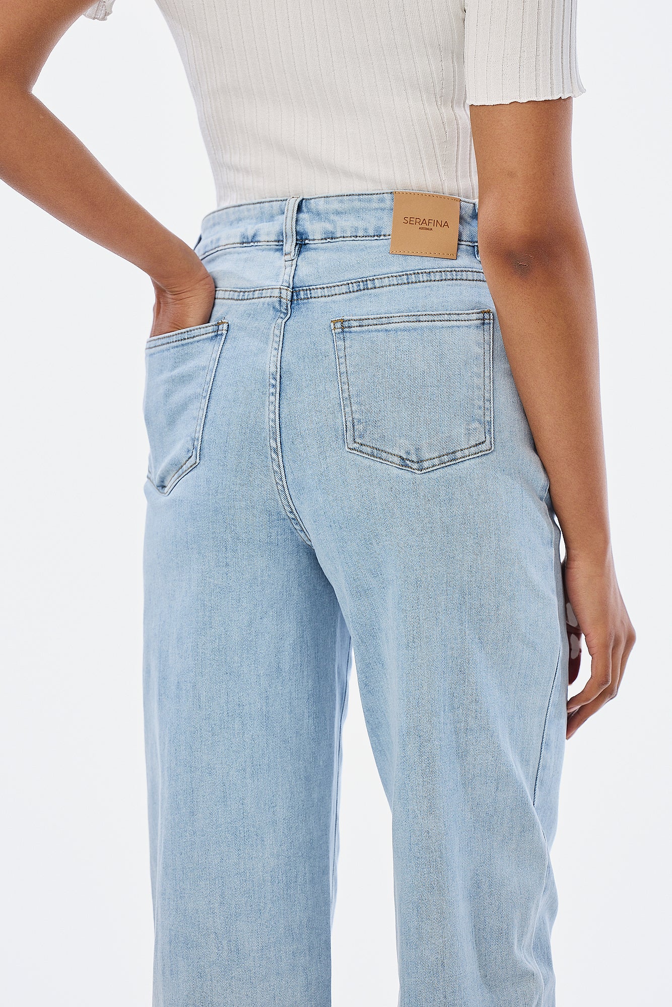 Signature Barrel Leg Jeans - Light Blue Wash - Image 5