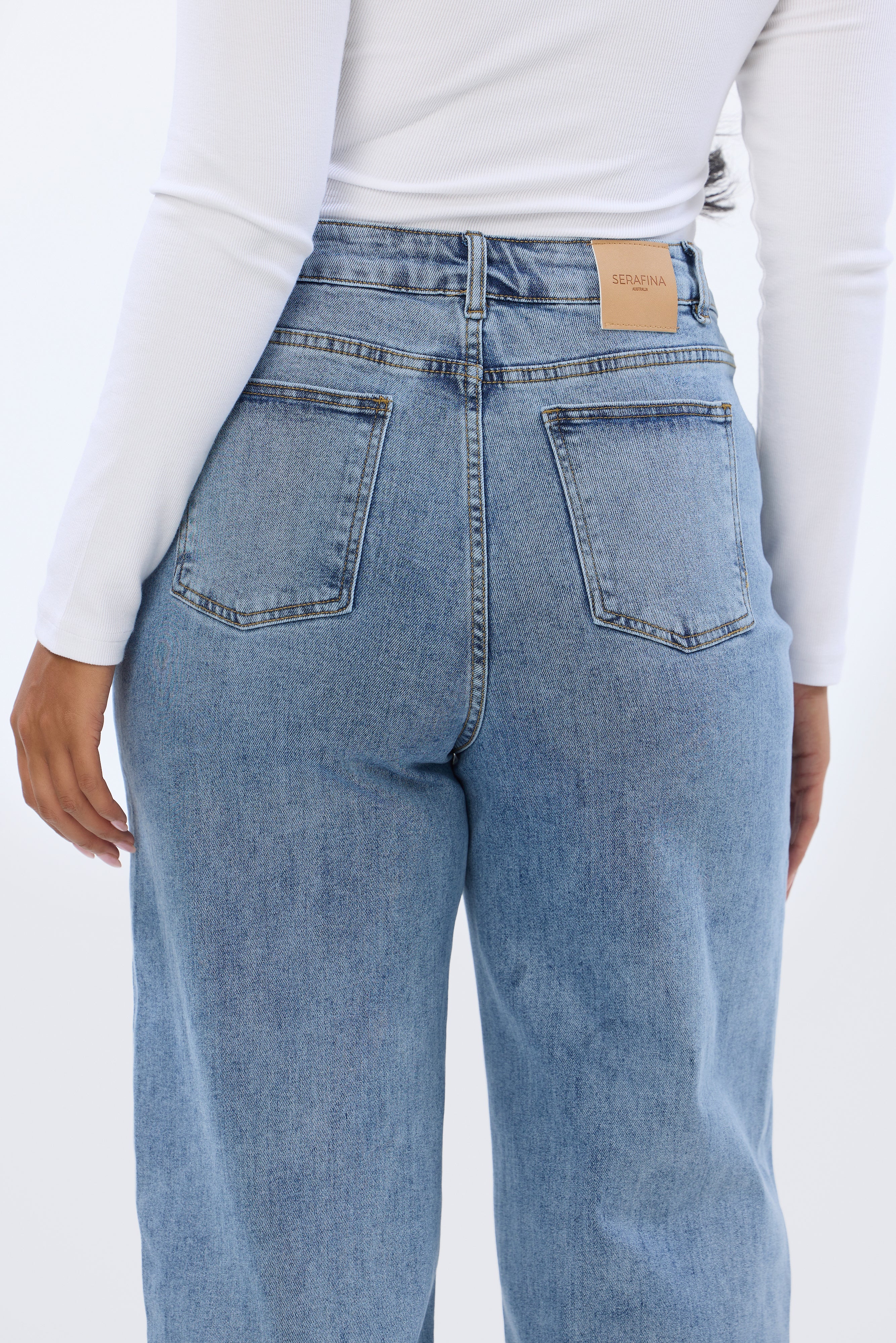 Signature Barrel Leg Jeans - Mid Blue Wash - Image 12