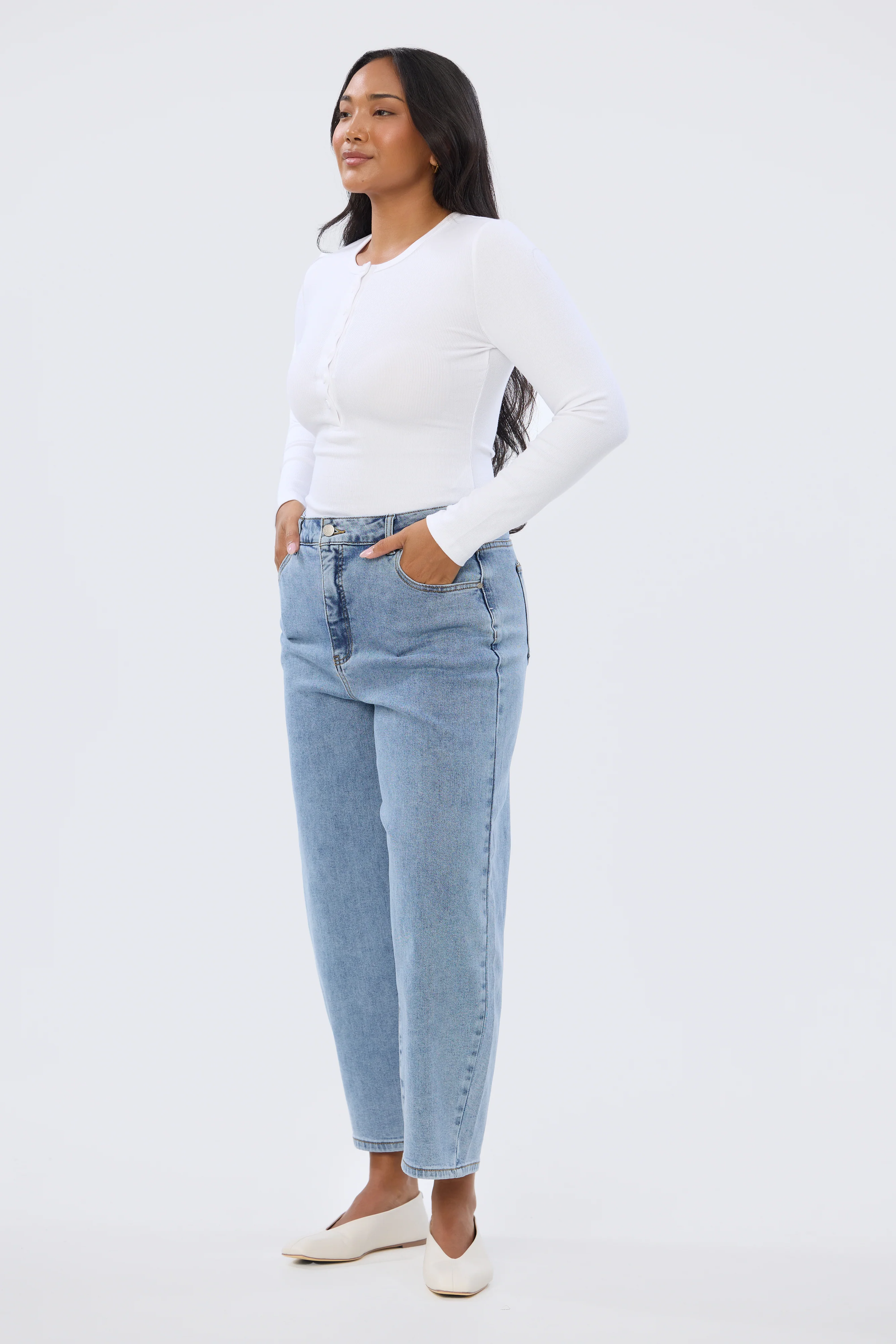 Signature Barrel Leg Jeans - Mid Blue Wash - Image 7