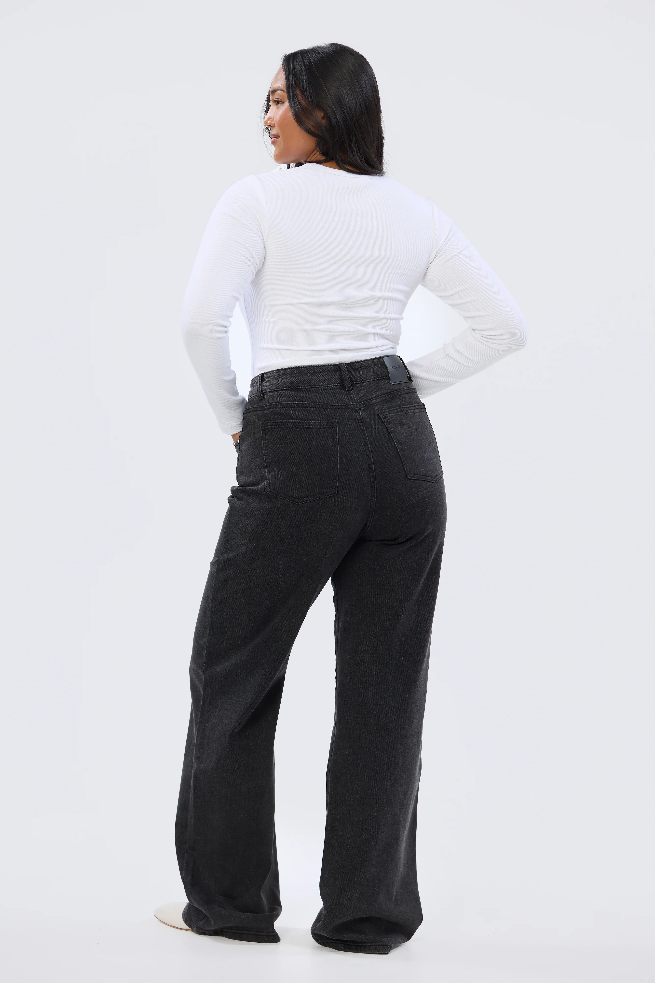 Signature Straight Leg Jeans - Black Wash (Pre-Order) - Image 11