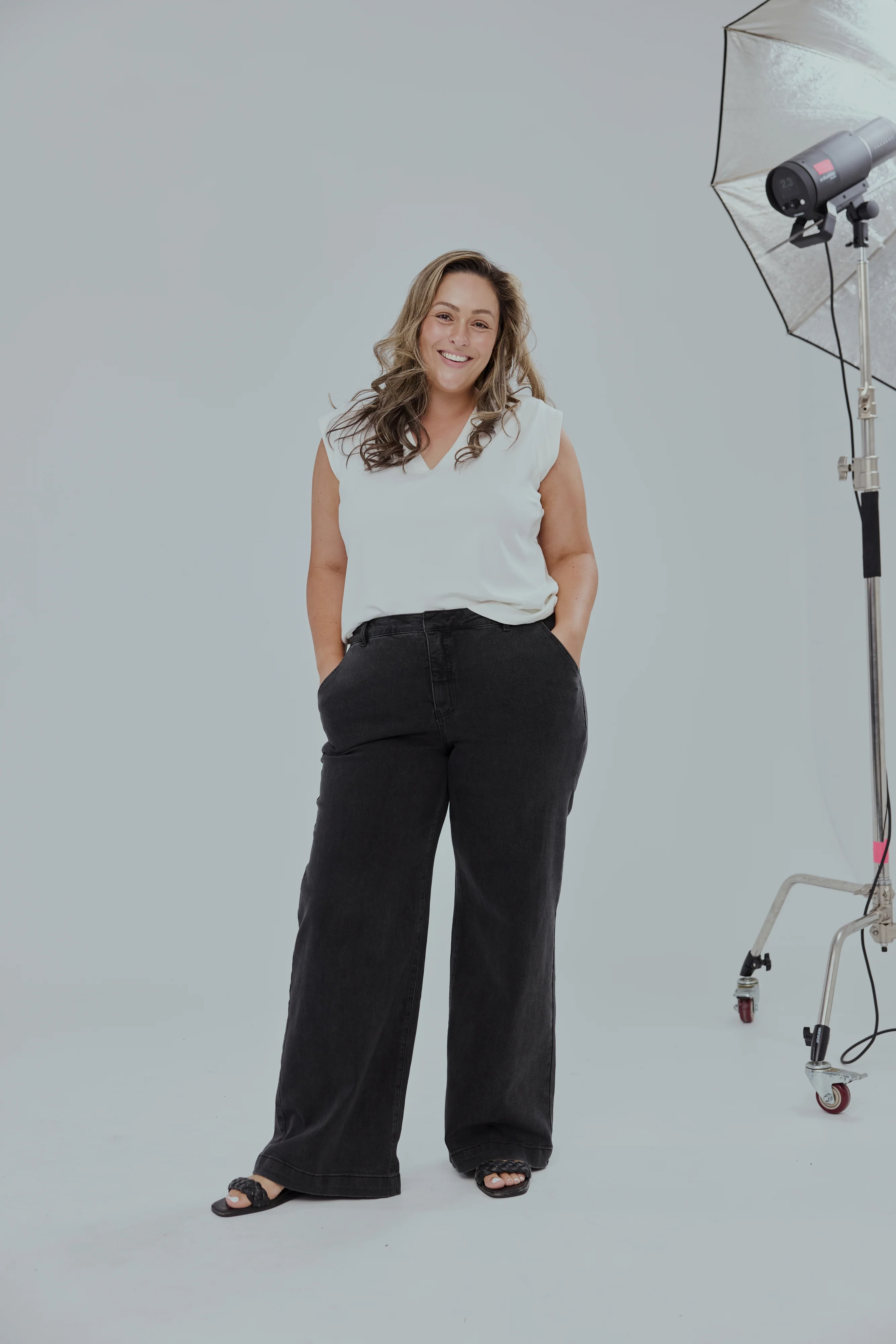 Signature Wide Leg Jeans - Black Wash (Pre-Order) - Image 14