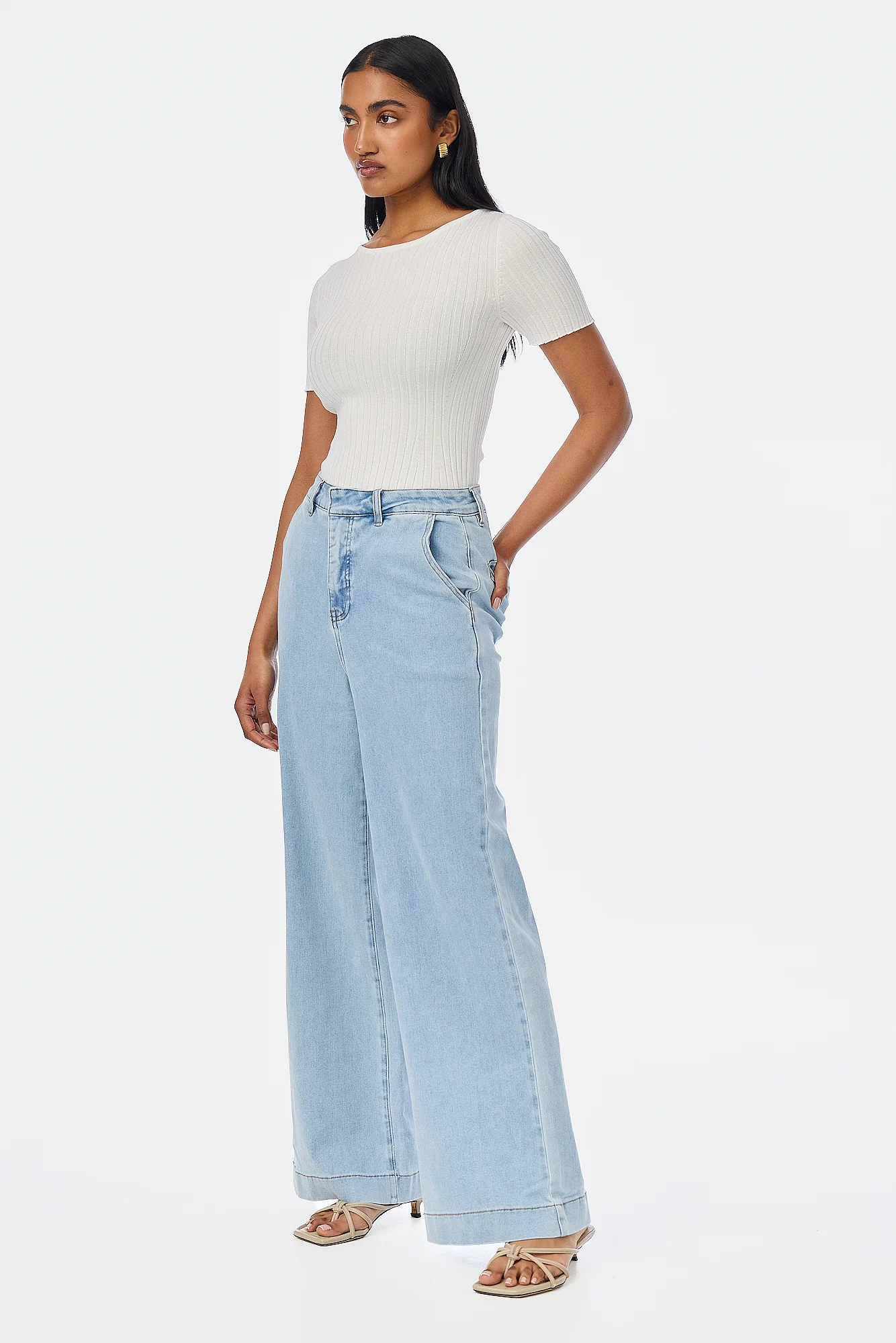 Signature Wide Leg Jeans - Light Blue Wash - Image 4