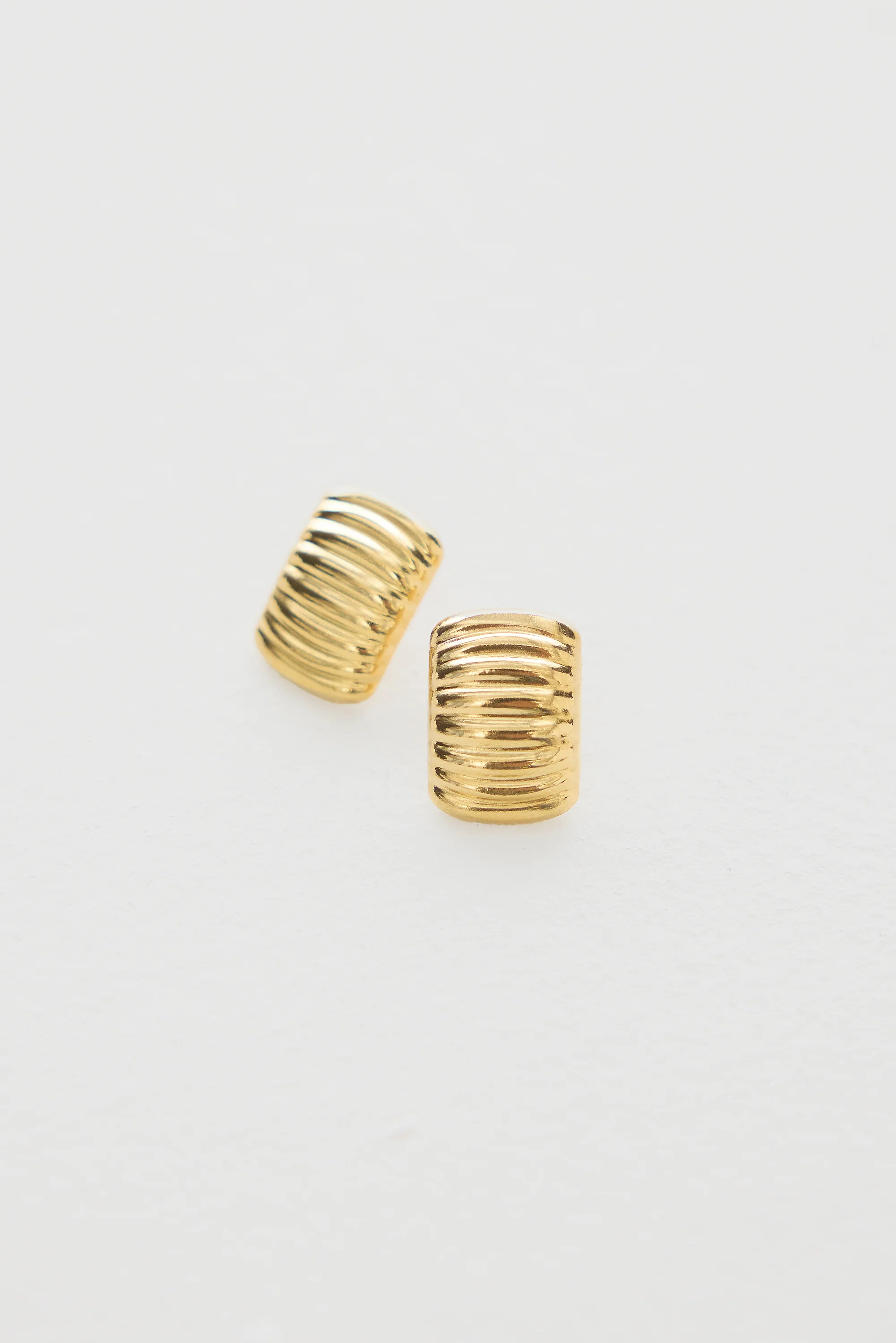 Vintage Ribbed Earrings - Gold