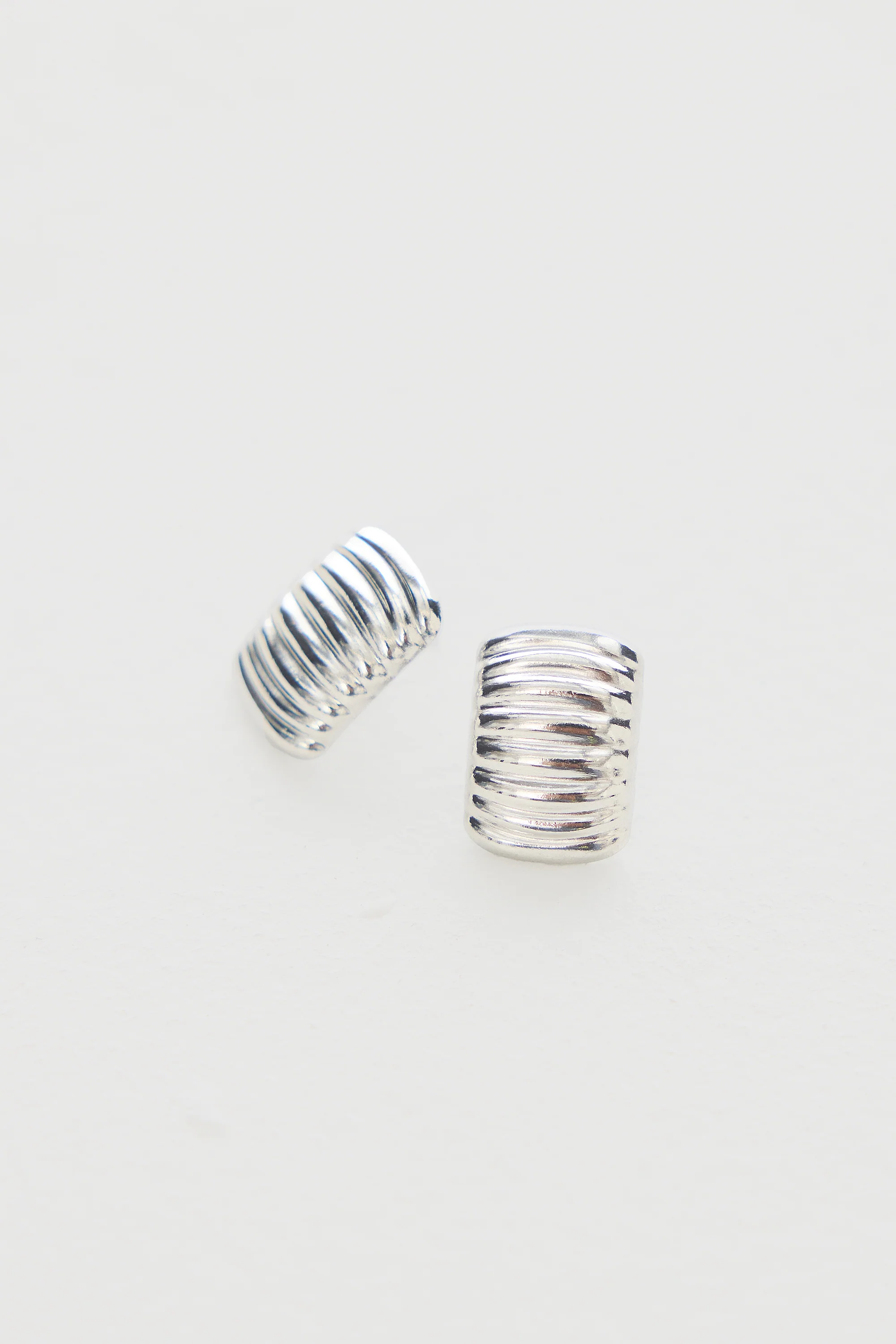 Vintage Ribbed Earrings - Silver
